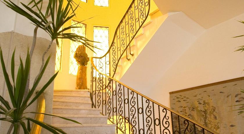 Jewels Sahara Boutique Resort